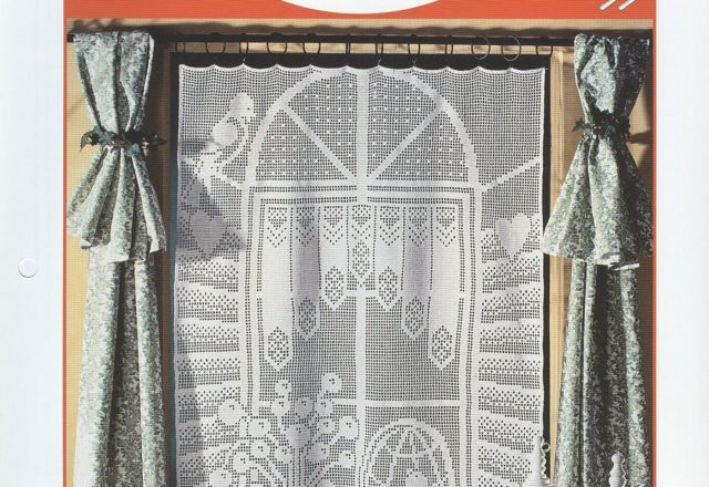 Curtains with window free crochet filet pattern (1)