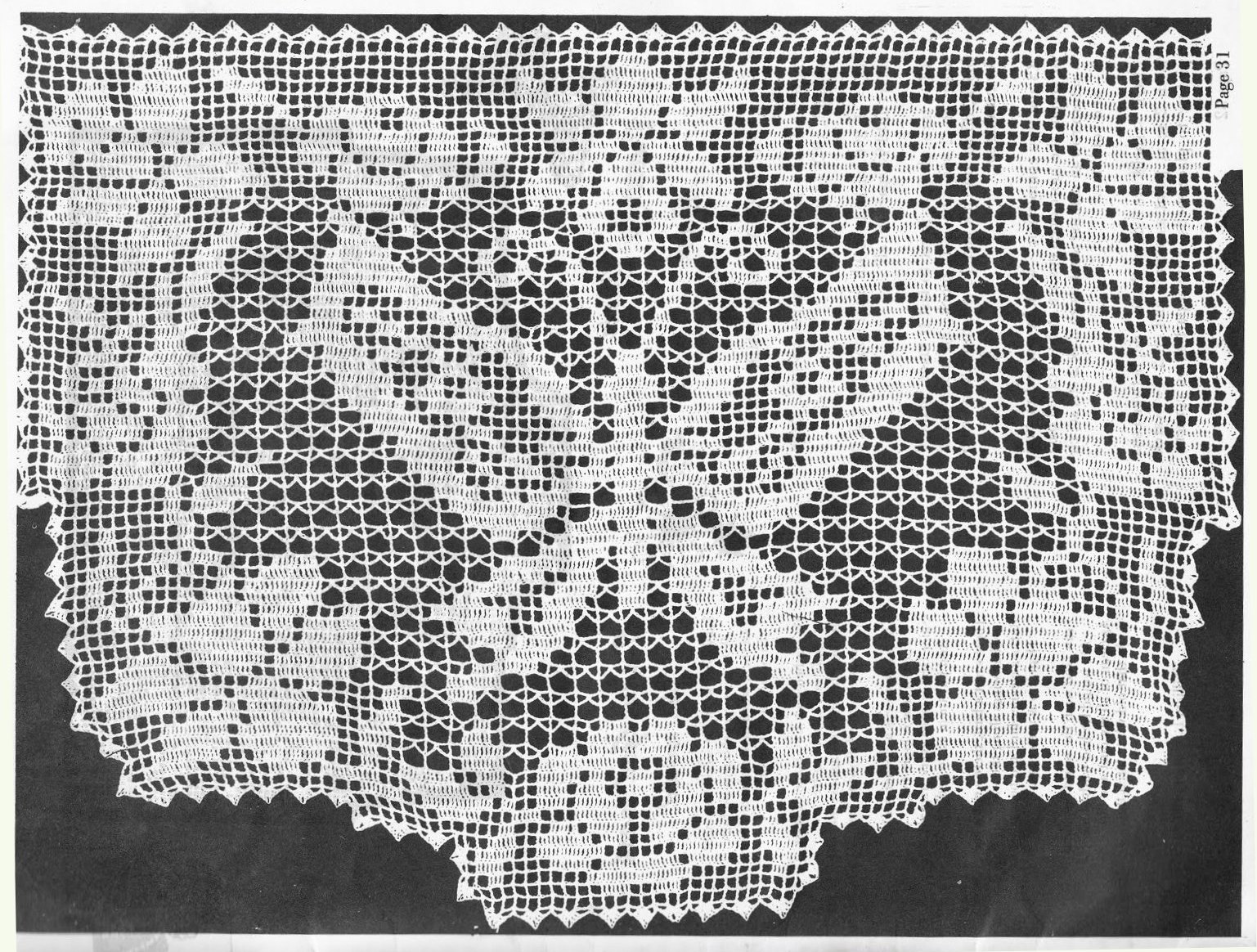 Free crochet filet pattern curtains valance with butterfly (1)