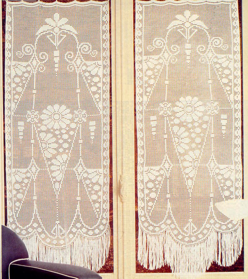 filet fringed curtains drawn (1)